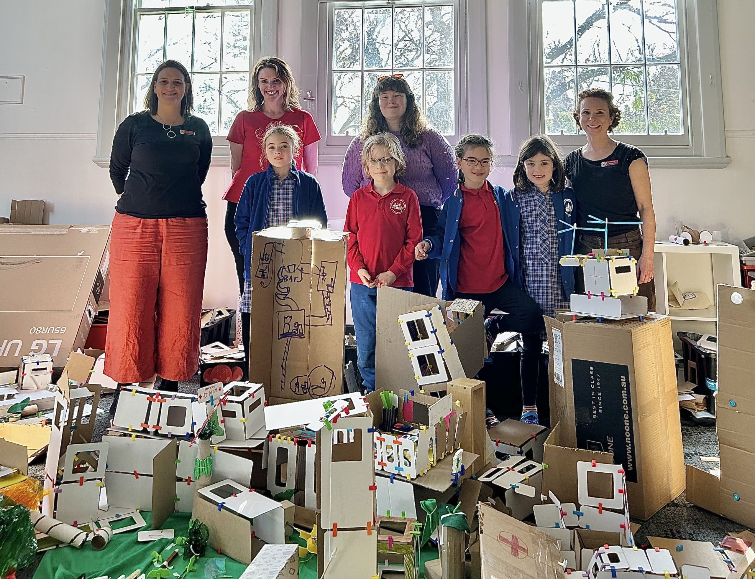 Footscray Primary Principal Jenny Briggs, Katie Hall MP, Science & Design teacher Rebecca Welsford, Assistant Principal Kathy Winton and kids Tavi, Keir, Louis and Vivien