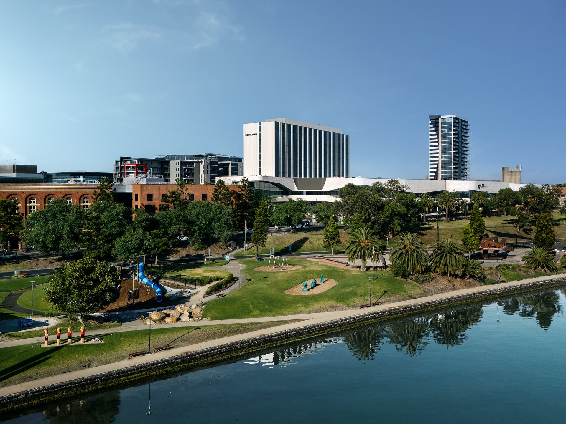 Exterior of Crowne Plaza Geelong